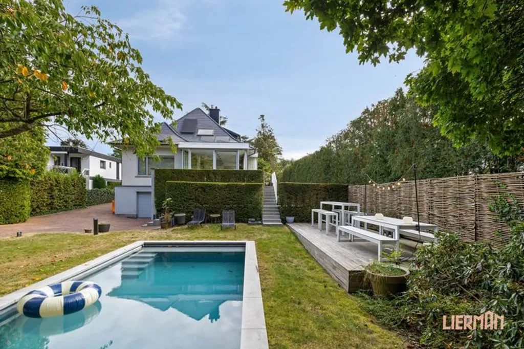 Piscina - Renovated House with Pool in Erembodegem