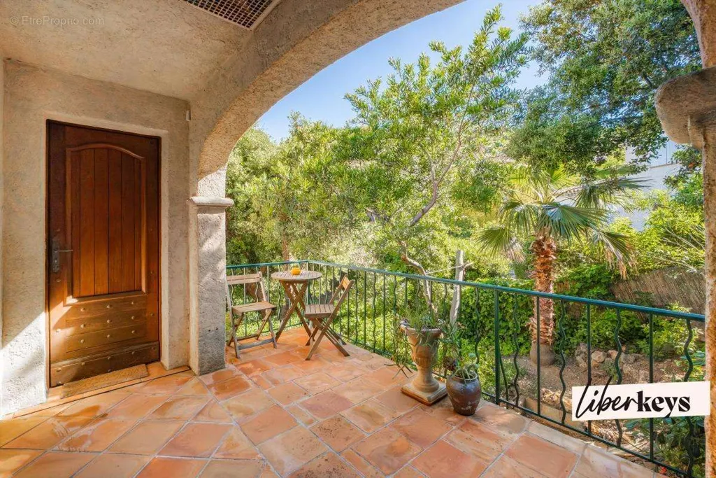 Terrass - Duplex Apartment with Balcony in Issambres
