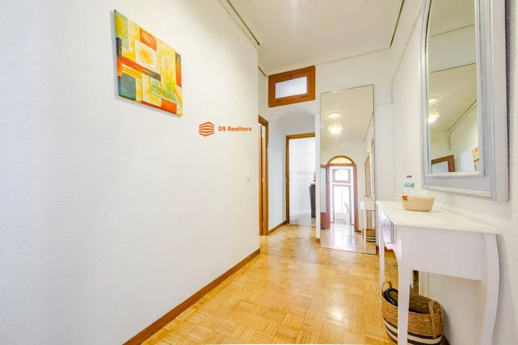 Entrée - Luxury Apartment with Balconies in Madrid Centre
