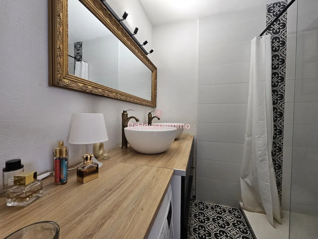 Salles de bain - Appartement avec parking à Dijon