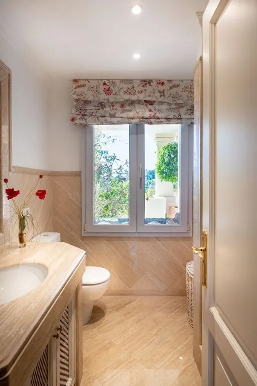 Salles de bain - Luxury Penthouse with Pool in Marbella