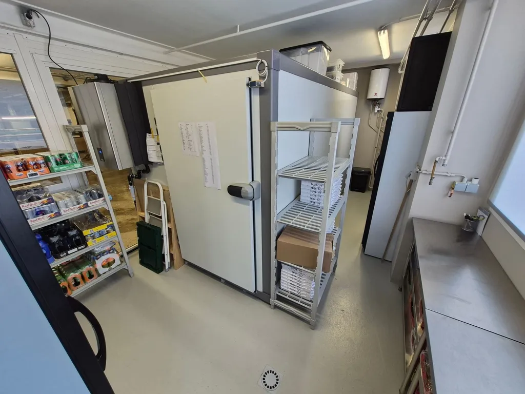 Utility Room - Commercial Property with Loft in Mettet