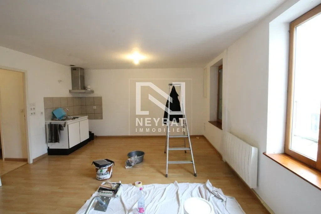 Elutuba - 2-Bedroom Flat with City Centre Proximity in Louhans