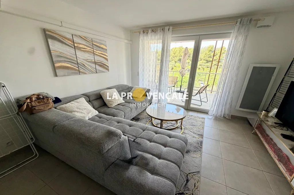 Séjour - Appartement T3 avec Terrasse à Rognac