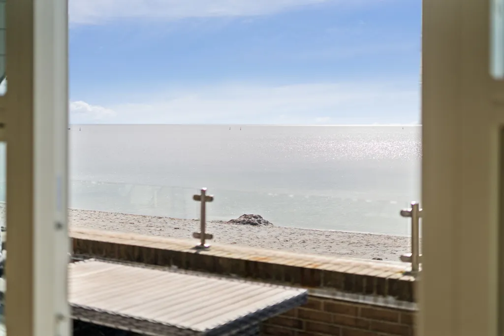 Rõdu - Modern Villa with Water View in Faxe