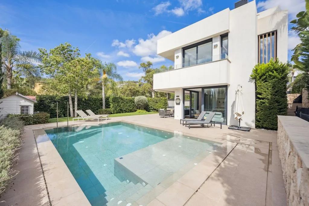 Bassein - Luxury Villa with Infinity Pool in Son Vida