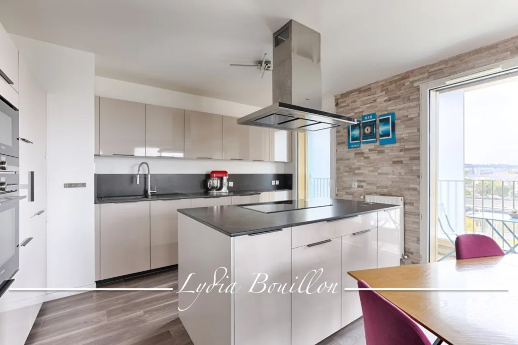Köök - Bright 3-Bed Flat with Balcony in Nanterre-Université