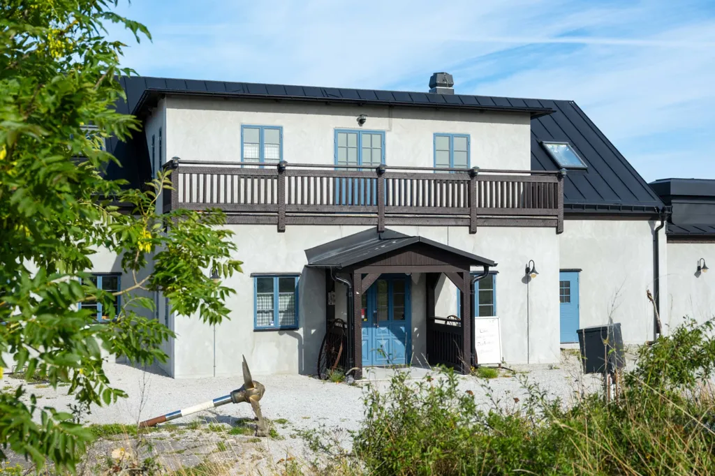 Välivaade - Commercial Property with Sea View in Herrvik