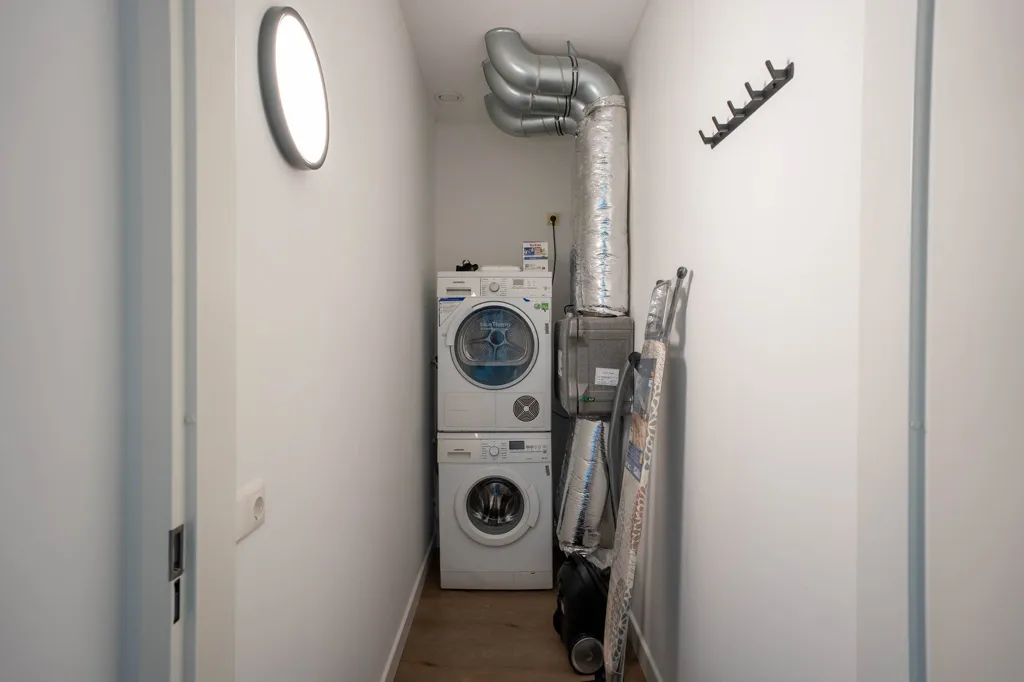 Utility Room - Fully Furnished 2-Bed Apartment in Hoofddorp