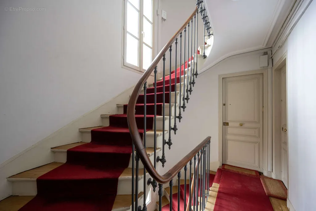 Toad - Haussmannian Studio with Balcony in Paris 13