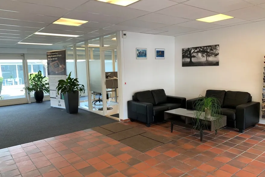 Hallway - Office Space with Atrium Garden near E47/E20