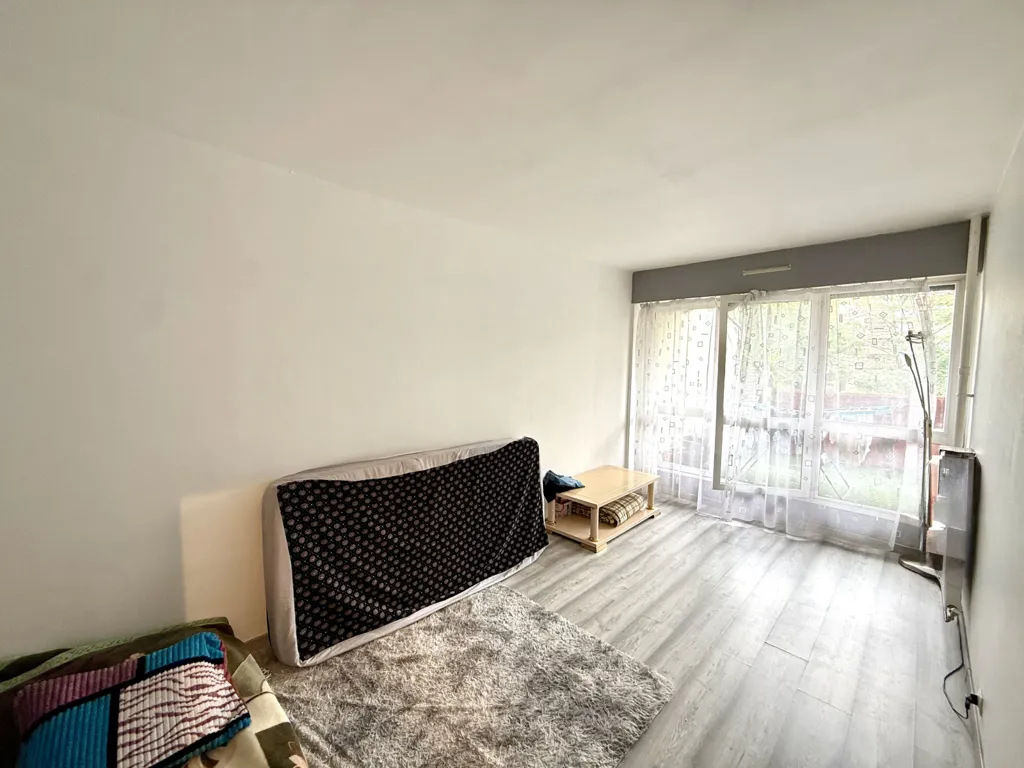 Chambres - Appartement avec terrasse et balcon à Sevran