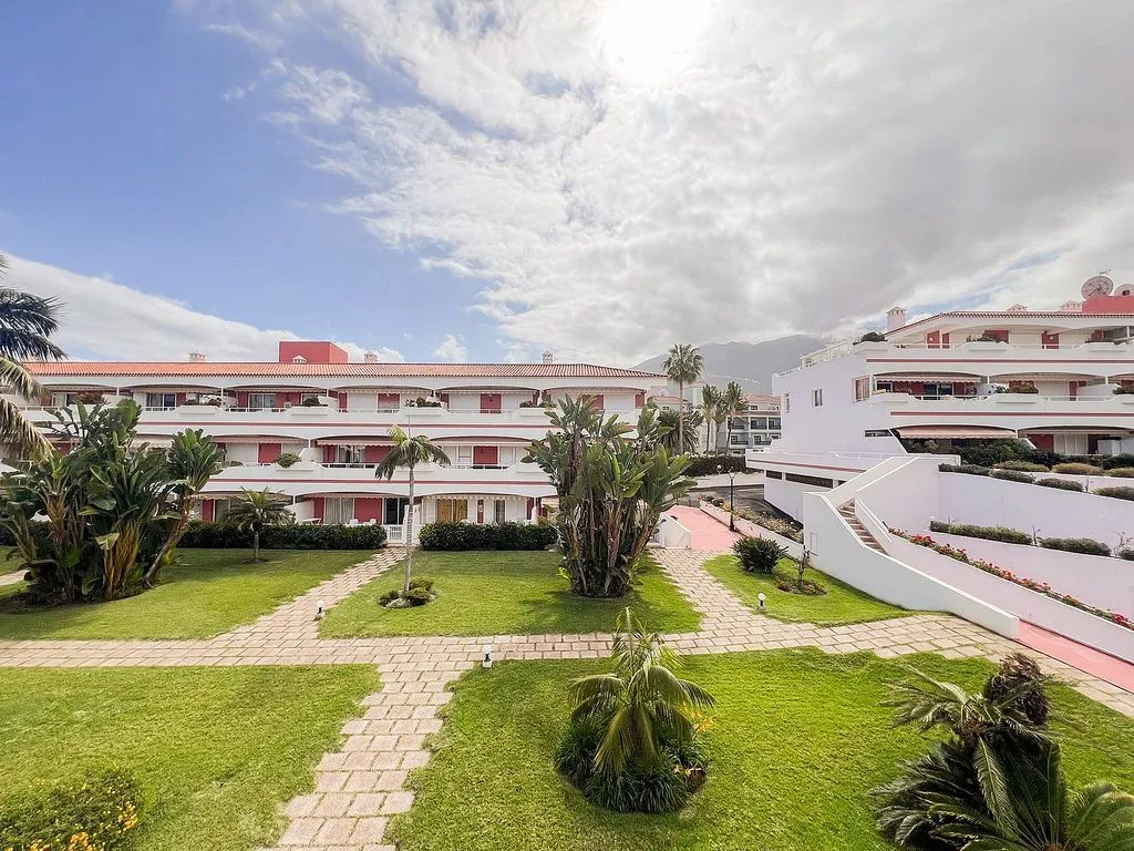 Garden - Apartment with Pool and Terrace in Botanical Zone