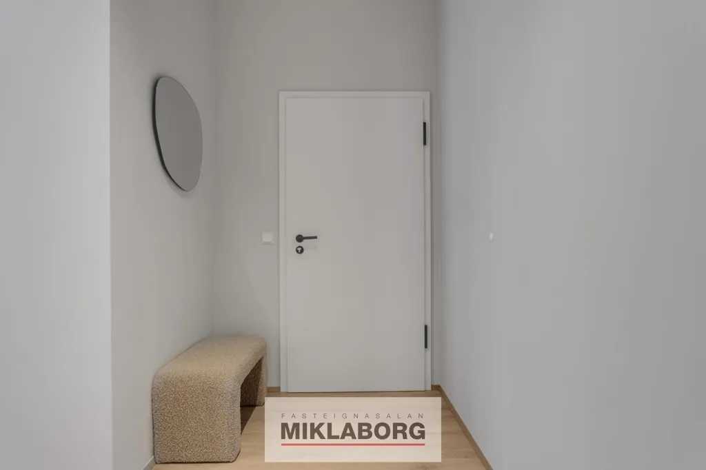 Ingresso - New Flat with Balcony in Hafnarbraut
