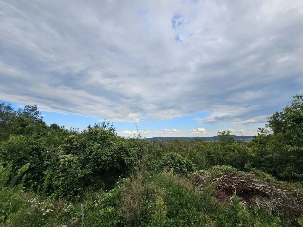 Giardino - Rural Plot with Panoramic View in Köveskál