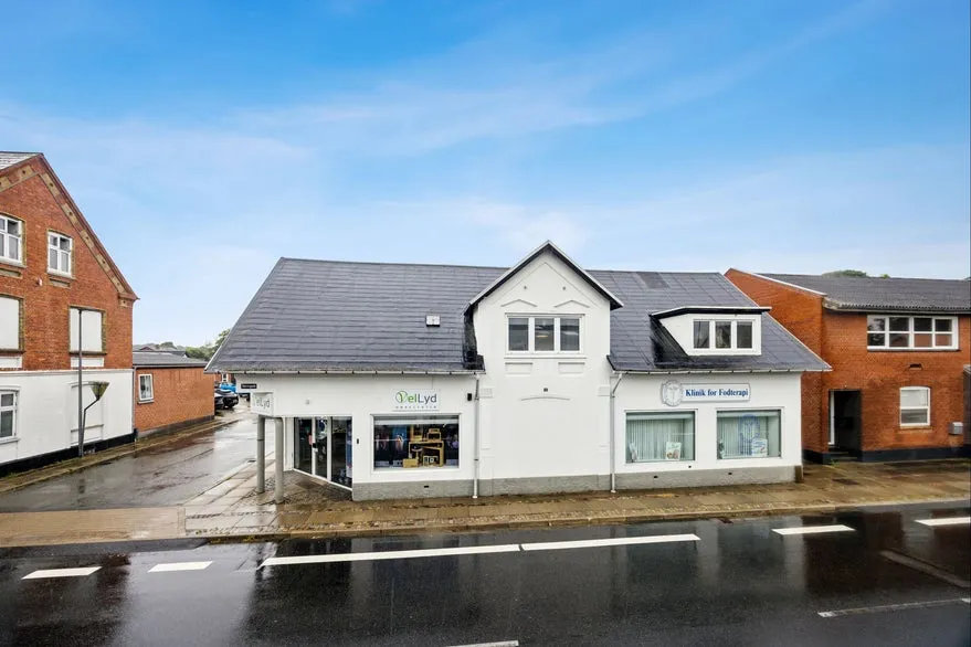 Extérieur - Mixed-Use Property with Central Location in Dronninglund