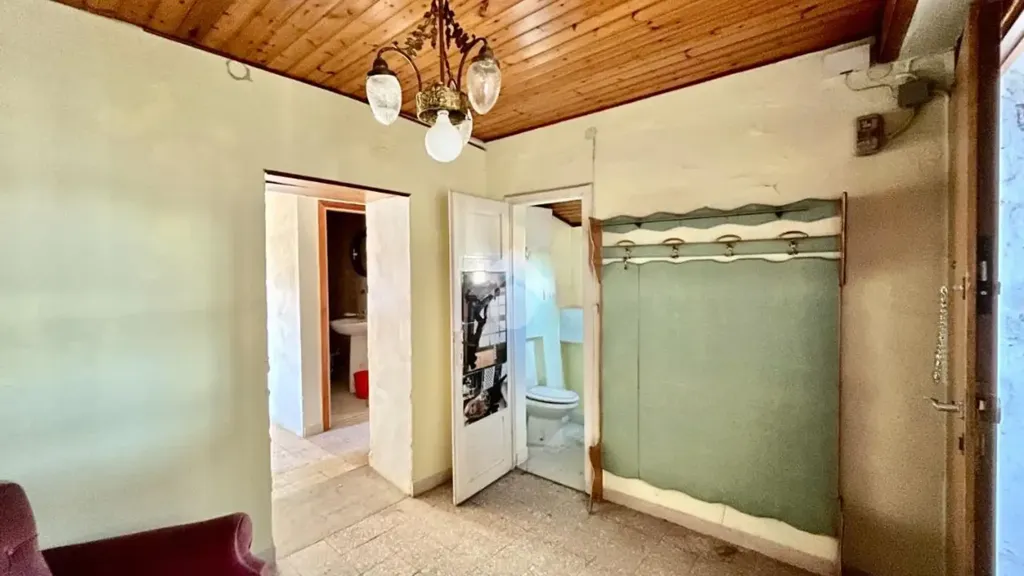 hallway_entrance