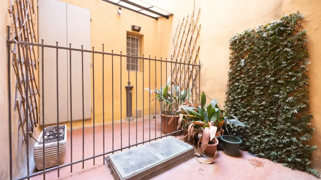 Jardin - Historic Apartment with High Ceilings in Bologna