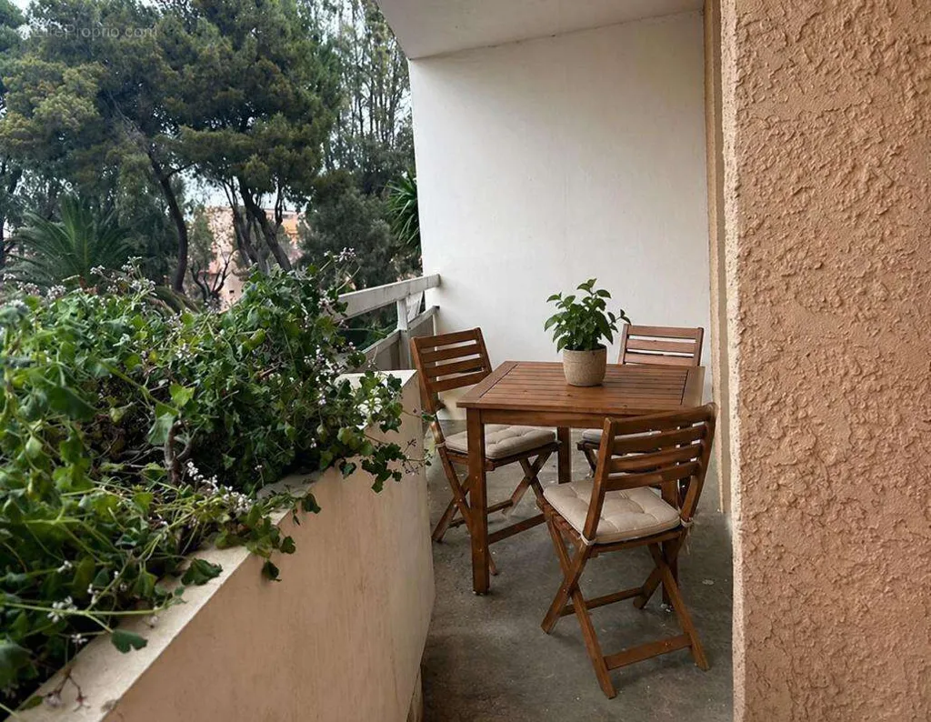 2-toaline korter asukohas Bormes-Les-Mimosas