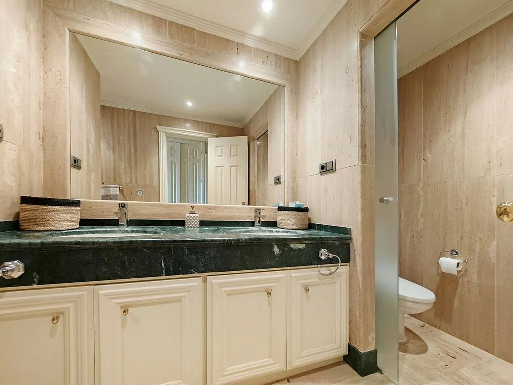 Vannitoad - Luxury Apartment with Sea View in Sierra Blanca, Marbella
