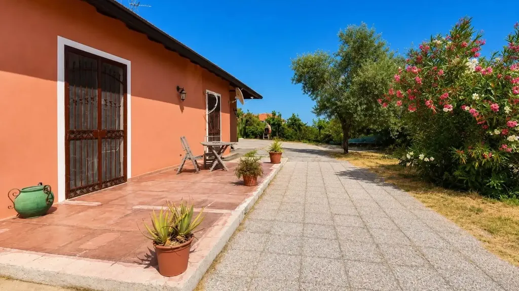Terrazza - Villa with Private Garden near Etna