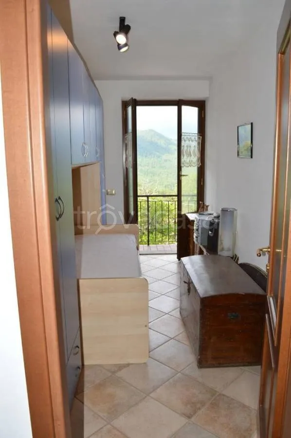 Magamistoad - Rustic Apartment with Balcony in Roburent