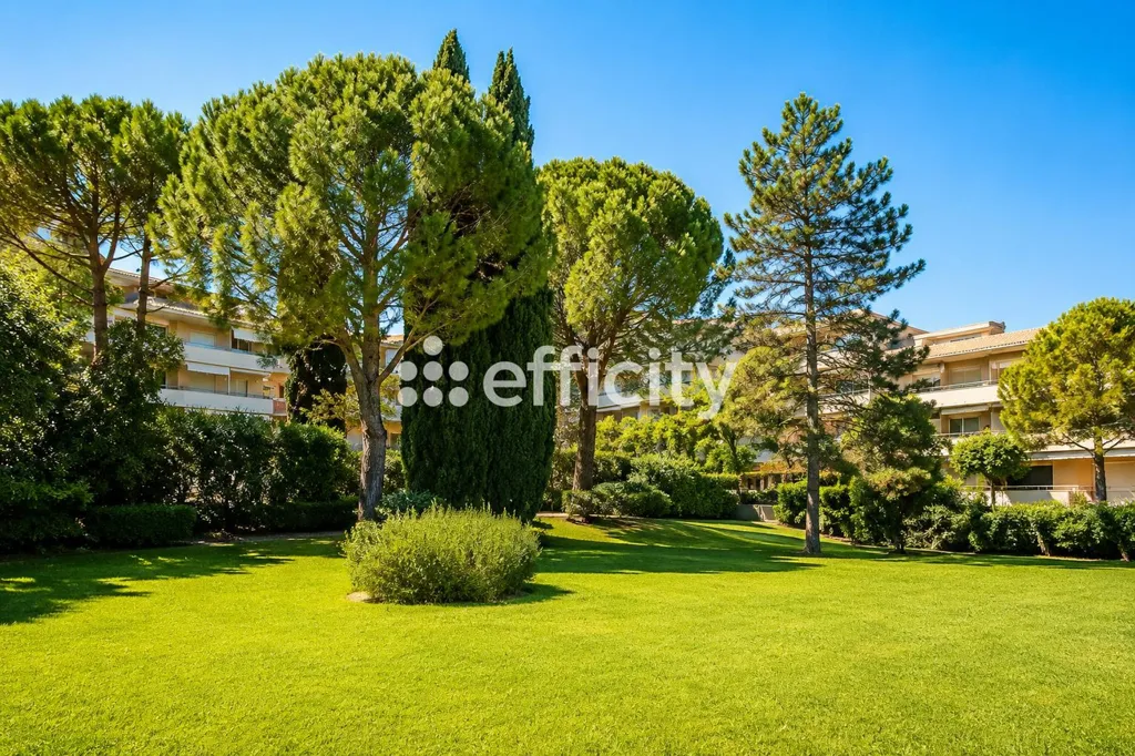 Aed - T2 with Terrace and Pool in Montpellier