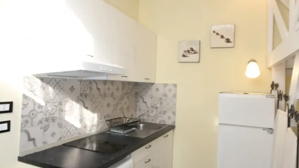 Köök - Fully Furnished Studio in Genoa's Historic Centre