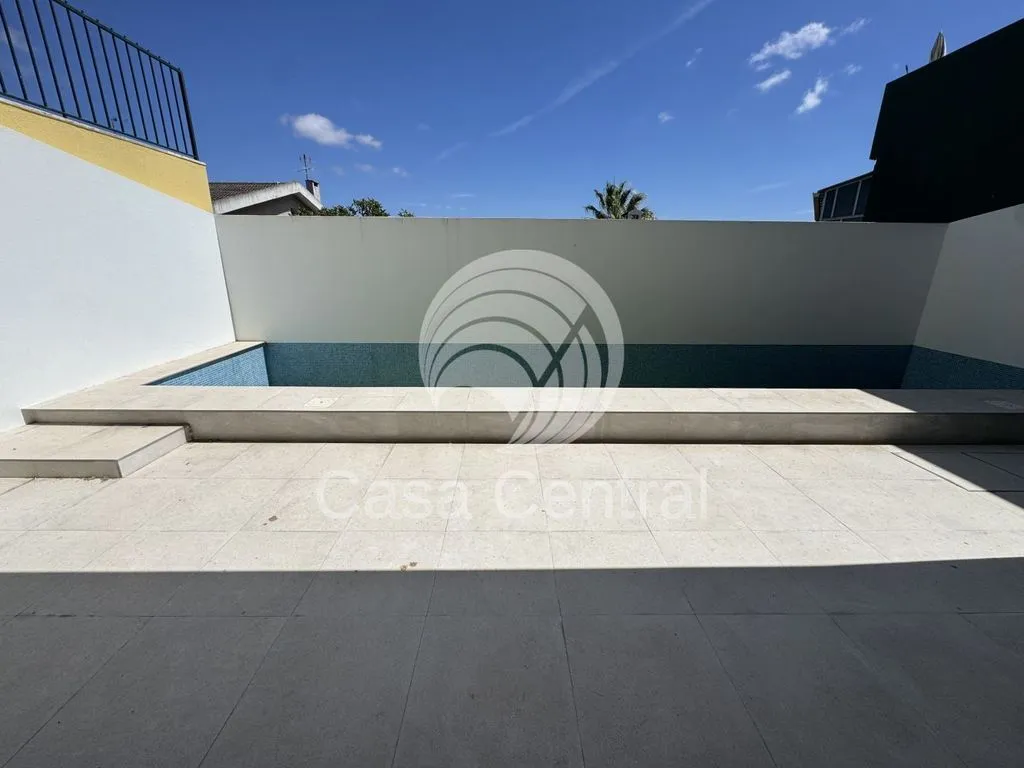 Bassein - Luxury House with Pool in Loures