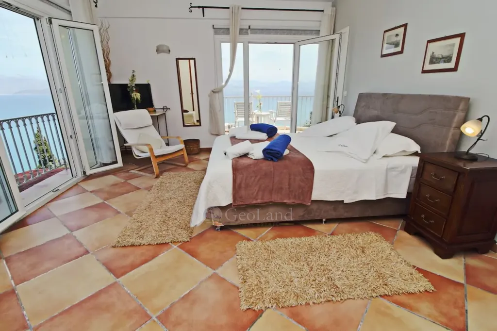 Magamistoad - Beachfront Villa with Private Beach in Corfu