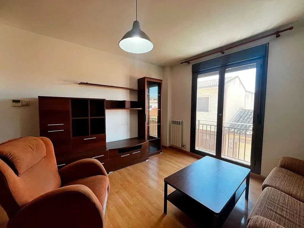 Elutuba - Reformed Duplex with Balcony in Sobradiel