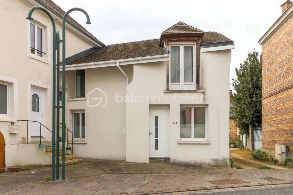 Esterno - Town House with Balneotherapy Bath in Vert-le-Grand