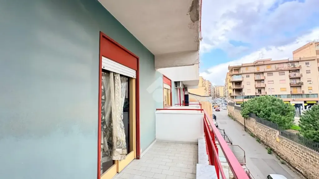 Balcon - 4-Bedroom Apartment with Balcony in Palermo