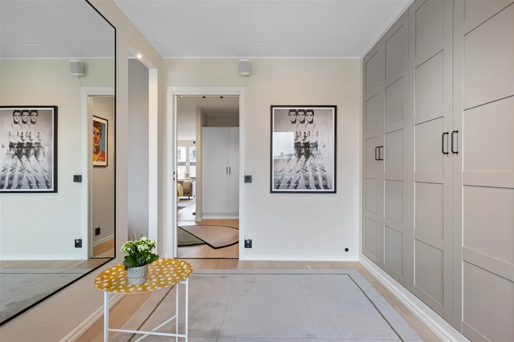 Entrée - Completely Renovated Apartment with Balcony in Uppsala