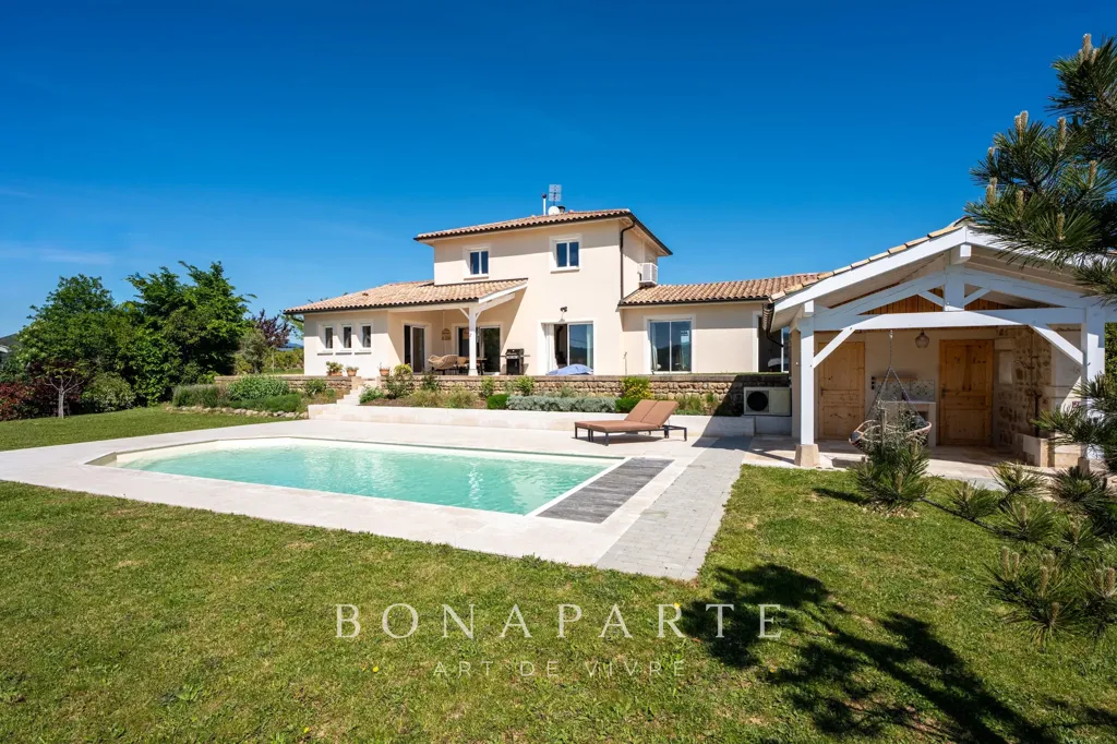 Piscine - Villa d'Exception avec Vue Panoramique au Cœur des Vignes