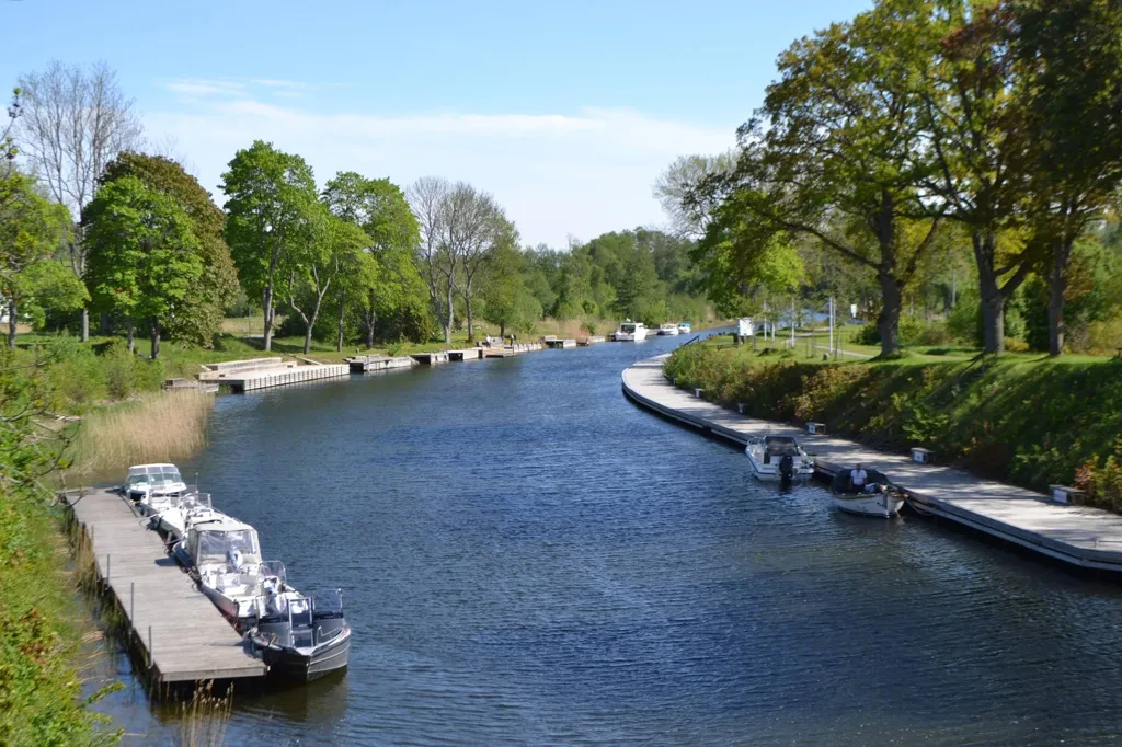 Buildable Plot with Canal View in Älmsta