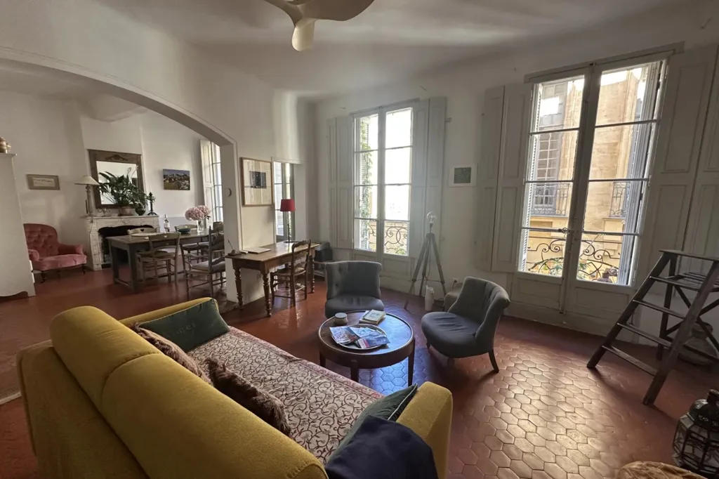Séjour - Appartement 2 Pièces avec Balcons dans le Centre Historique d'Aix-en-Provence