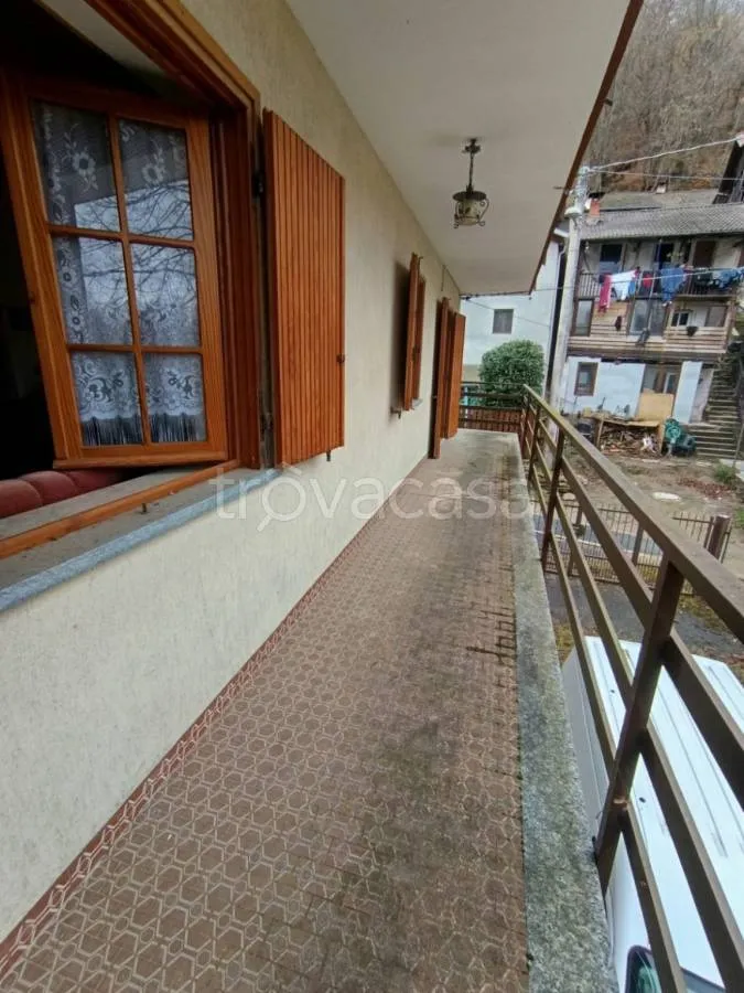 Balcony - Semi-detached House with Garden in Giaveno