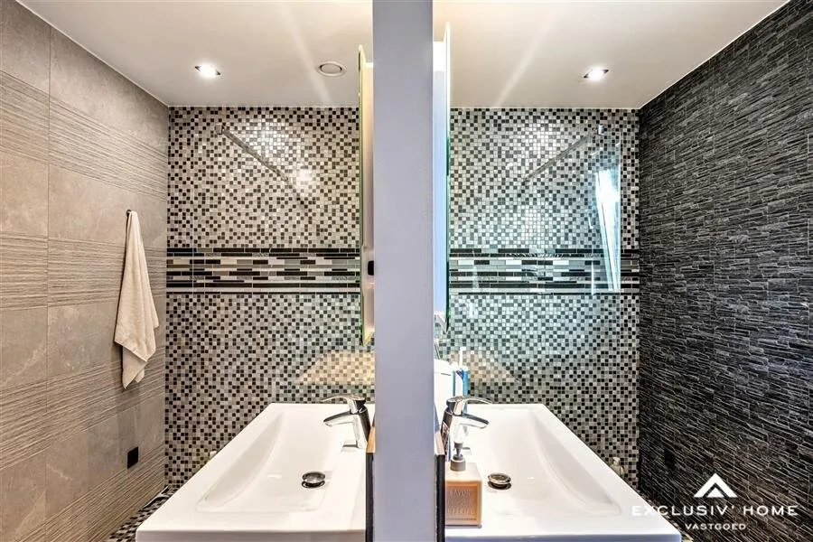 Salles de bain - Villa Moderne avec Spa à Bruxelles Ouest
