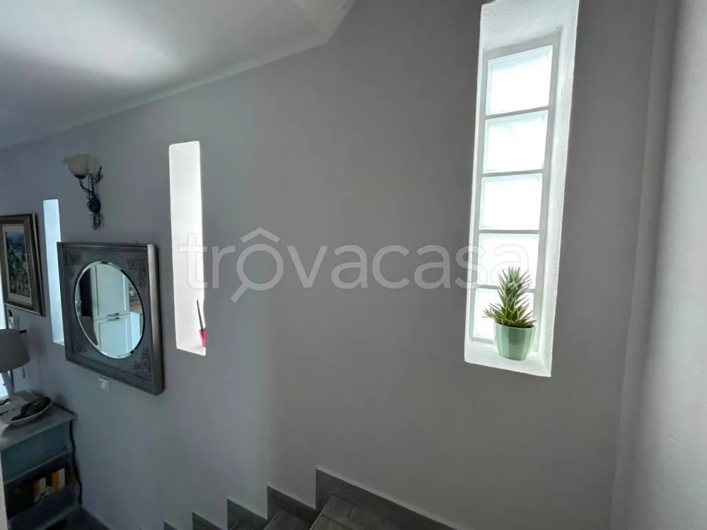 Toad - Renovated Semi-Detached Villa with Garden in Comacchio