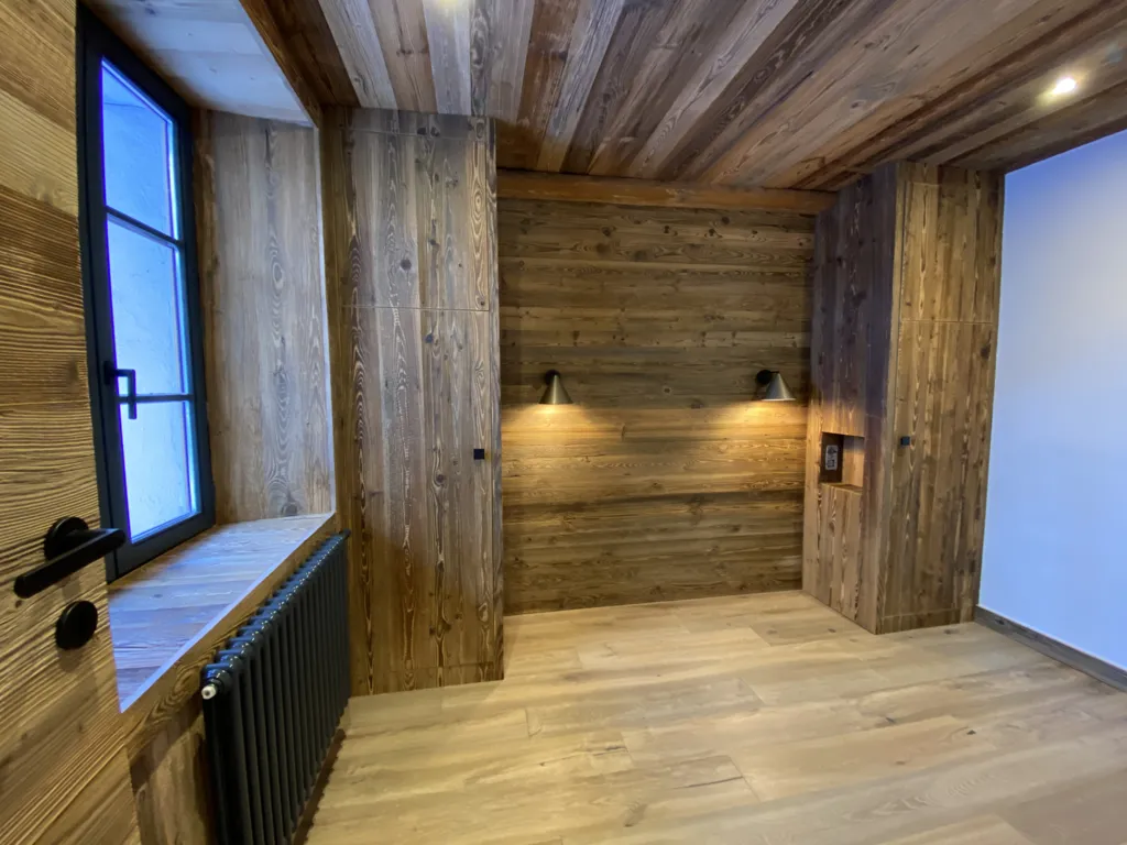 Toad - Renovated Apartment with River View in Megève