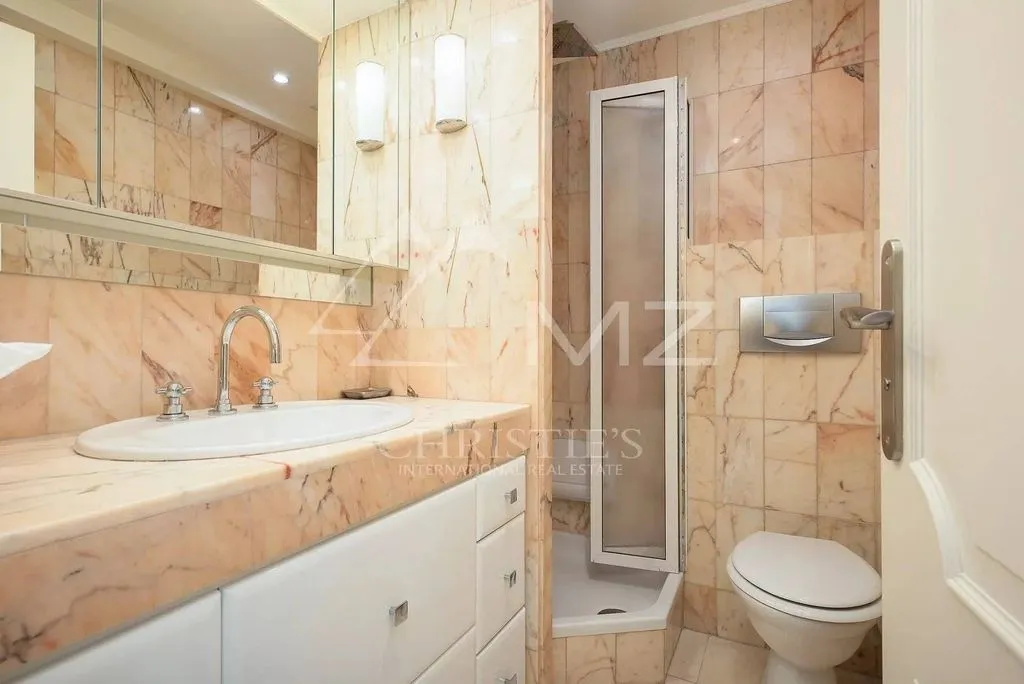 Salles de bain - Appartement Luxe avec Vue Mer à Cannes
