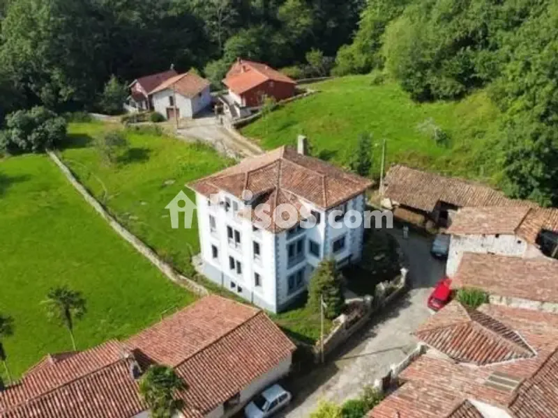 Õhuvaade - Historic Indian-Style Chalet in Llanes