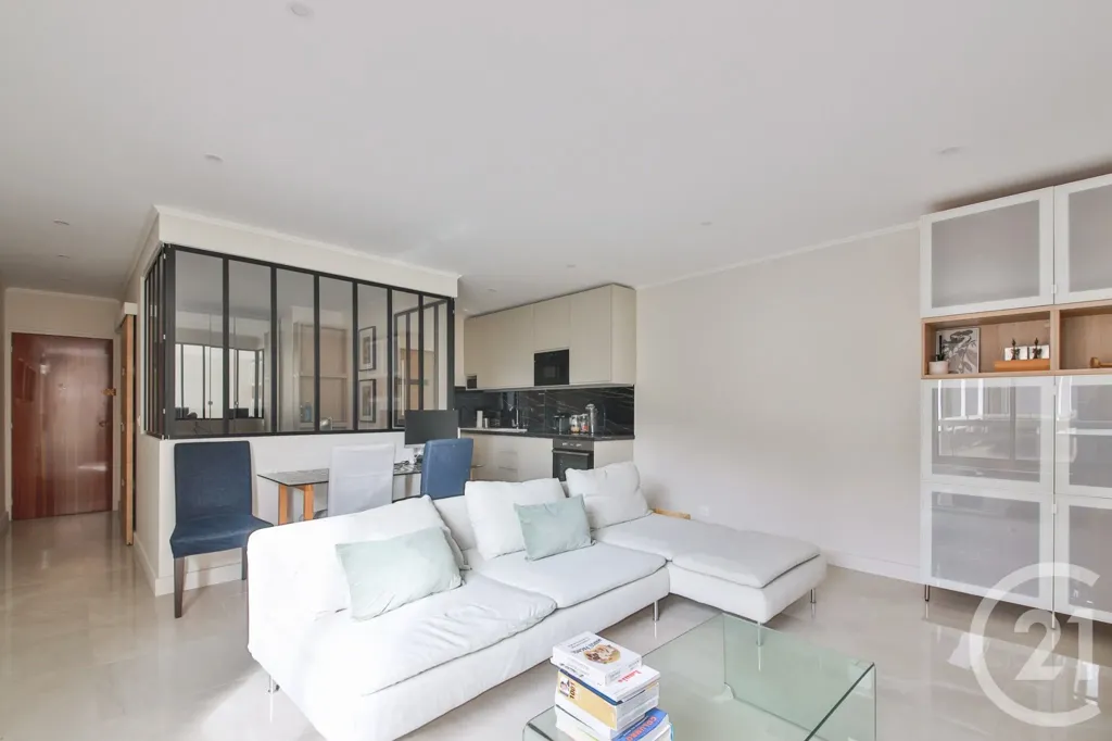 Séjour - Appartement F2 au Calme avec Vue Dégagée à Paris 16e