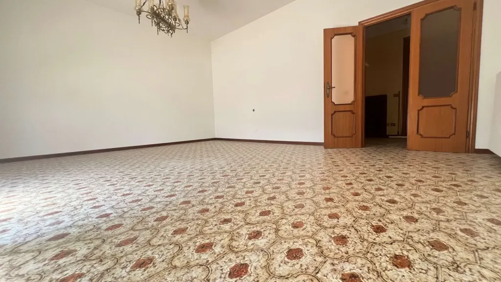 Toad - Mixed-Use Villa with Terraces in Spoleto