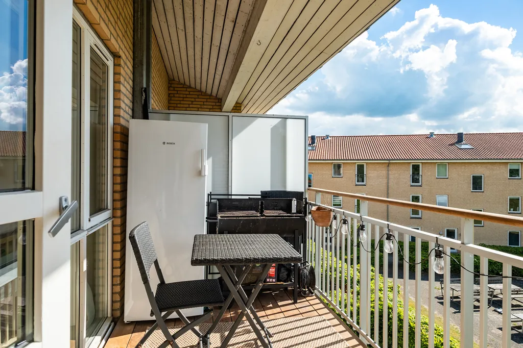 Balcon - Renovated 4-Bed Flat with Terrace in Farum