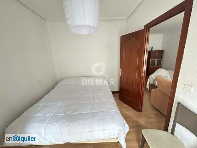 Bedrooms - Three-Bedroom Flat with Balcony in Latina