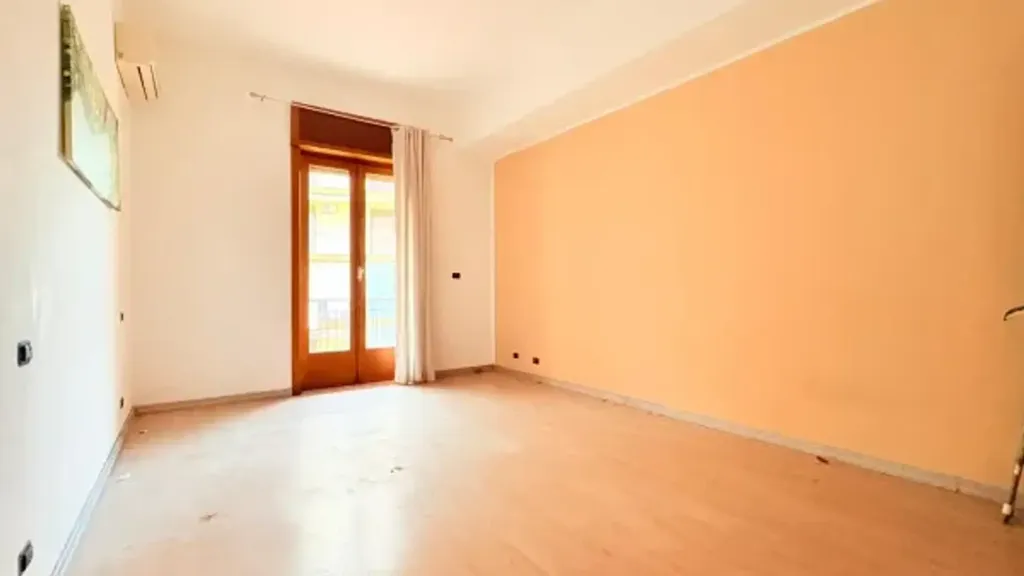 Rooms - Three-Bedroom Apartment with Balcony in Milazzo