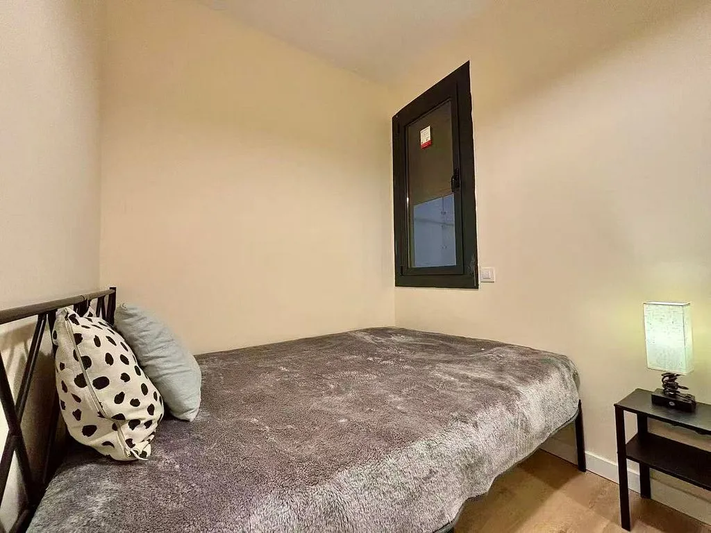Magamistoad - Ample Apartment with Balcony in Eixample