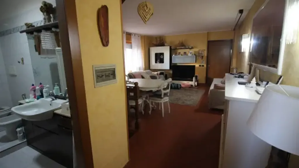 Elutuba - Corner Villa with Garden in Montespertoli